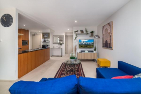 Trendy Braddon 1-Bed Apartment with Lush Courtyard